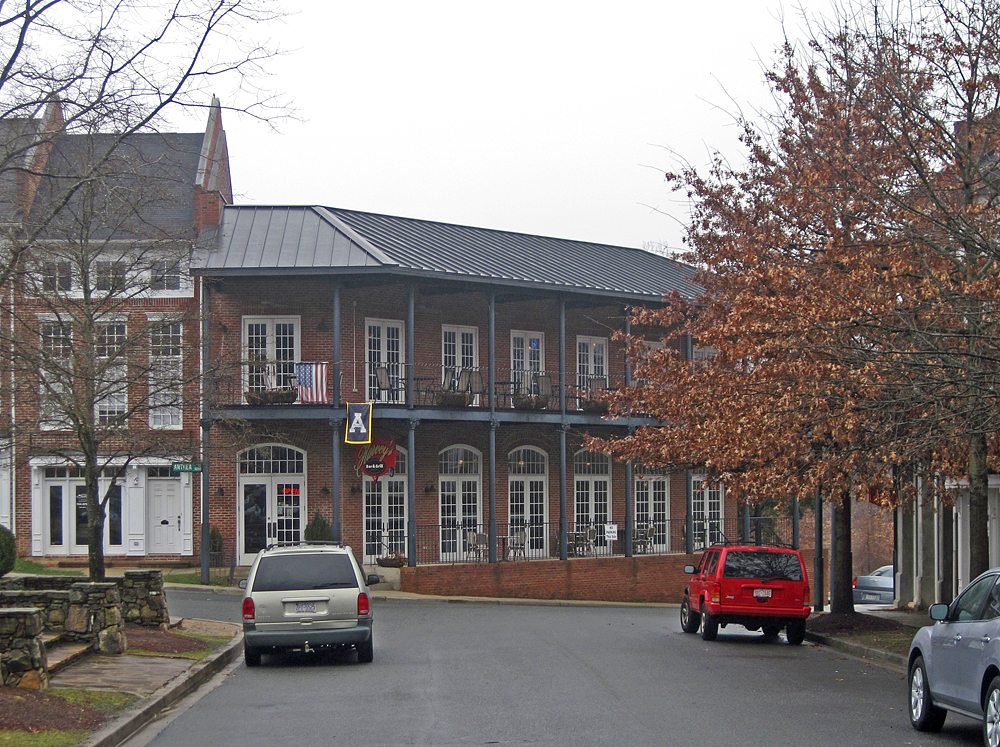 Outdoor dining on the Vermillion town square
