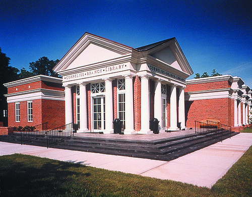 Cornelius branch of the Charlotte Mecklenburg Library