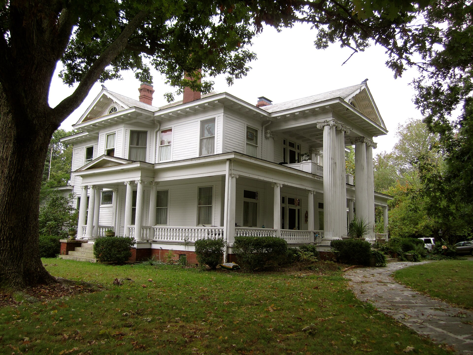 Homes and tree-lined streets in Monroe Residential Historic District in 2012