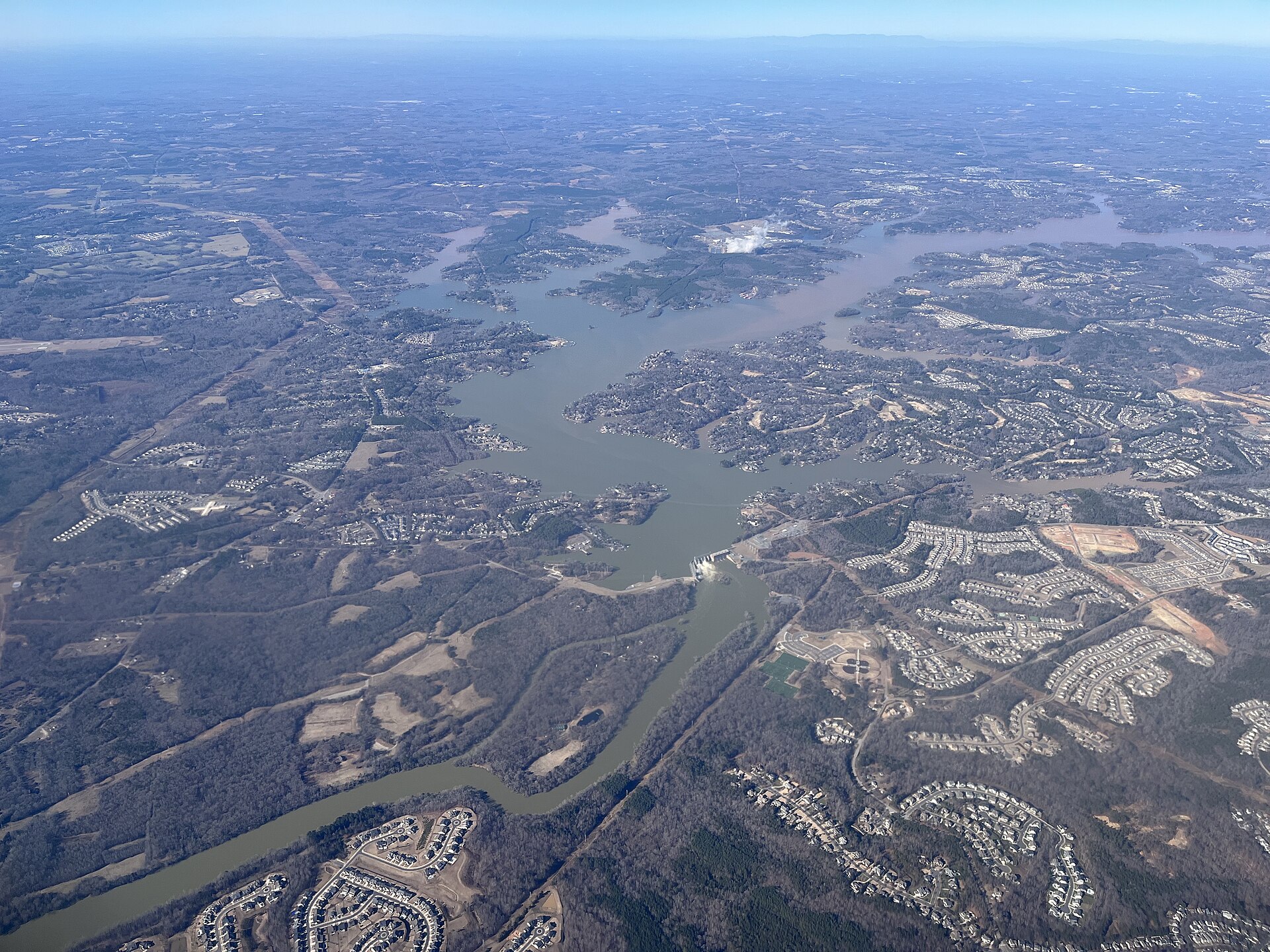 Aerial view of Lake Wylie on the North Carolina–South Carolina line