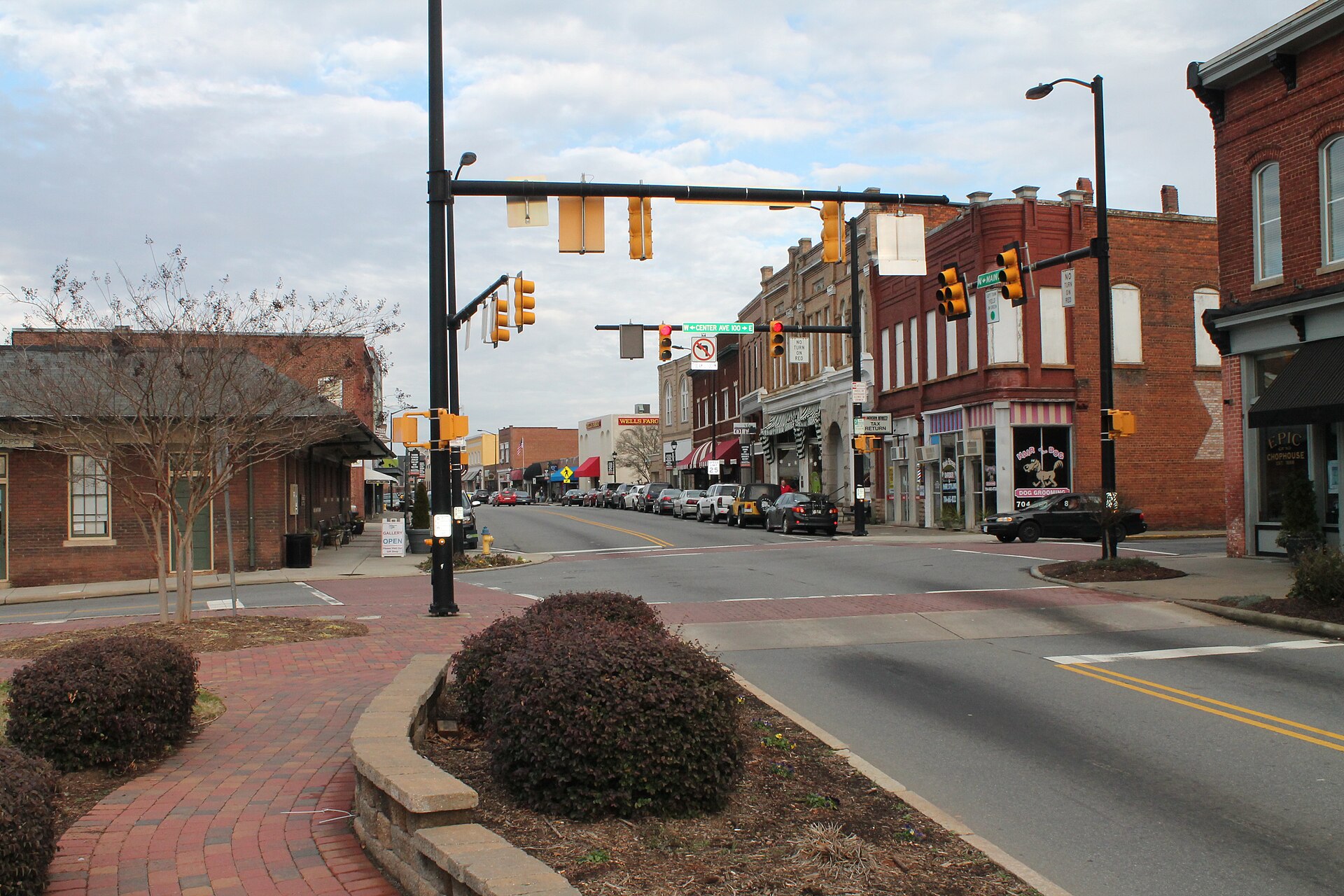 Main Street in downtown Mooresville, North Carolina